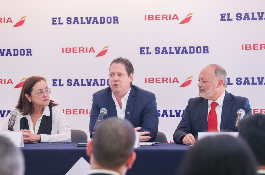 MITUR firma acuerdo para potenciar la promoción turística con la aerolínea IBERIA